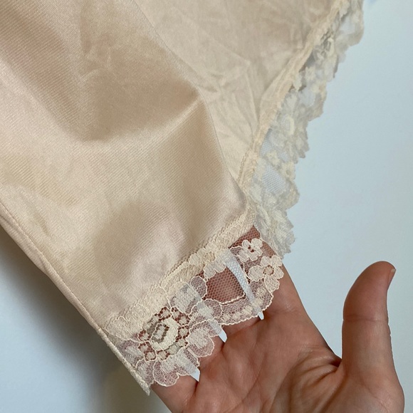 Vintage Slip Maxi Skirt Women M Ivory Peach Lace Front Slit Coquette Feminine - Picture 10 of 11